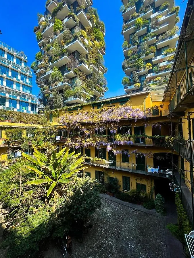 The Home Of Fame - Bosco Verticale View Milan Apartment